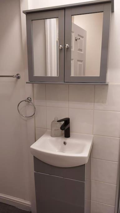 Harry Potter 9 3/4 Flat Apartment Londra Exterior foto