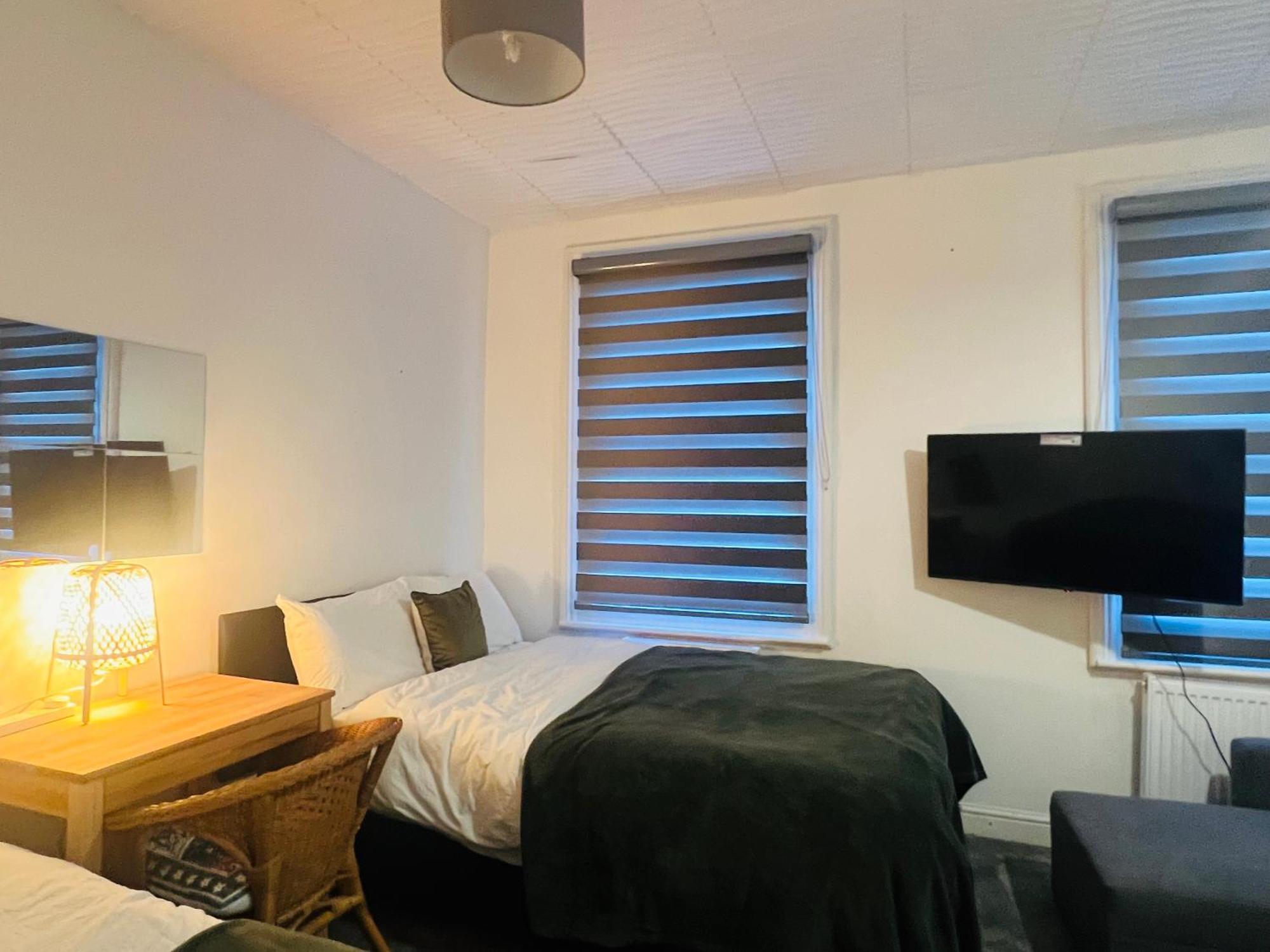 Harry Potter 9 3/4 Flat Apartment Londra Exterior foto
