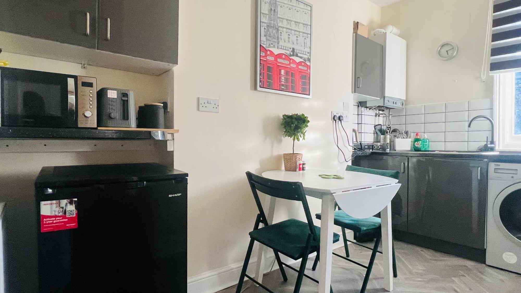 Harry Potter 9 3/4 Flat Apartment Londra Exterior foto